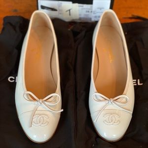 NWT Chanel ballet flats